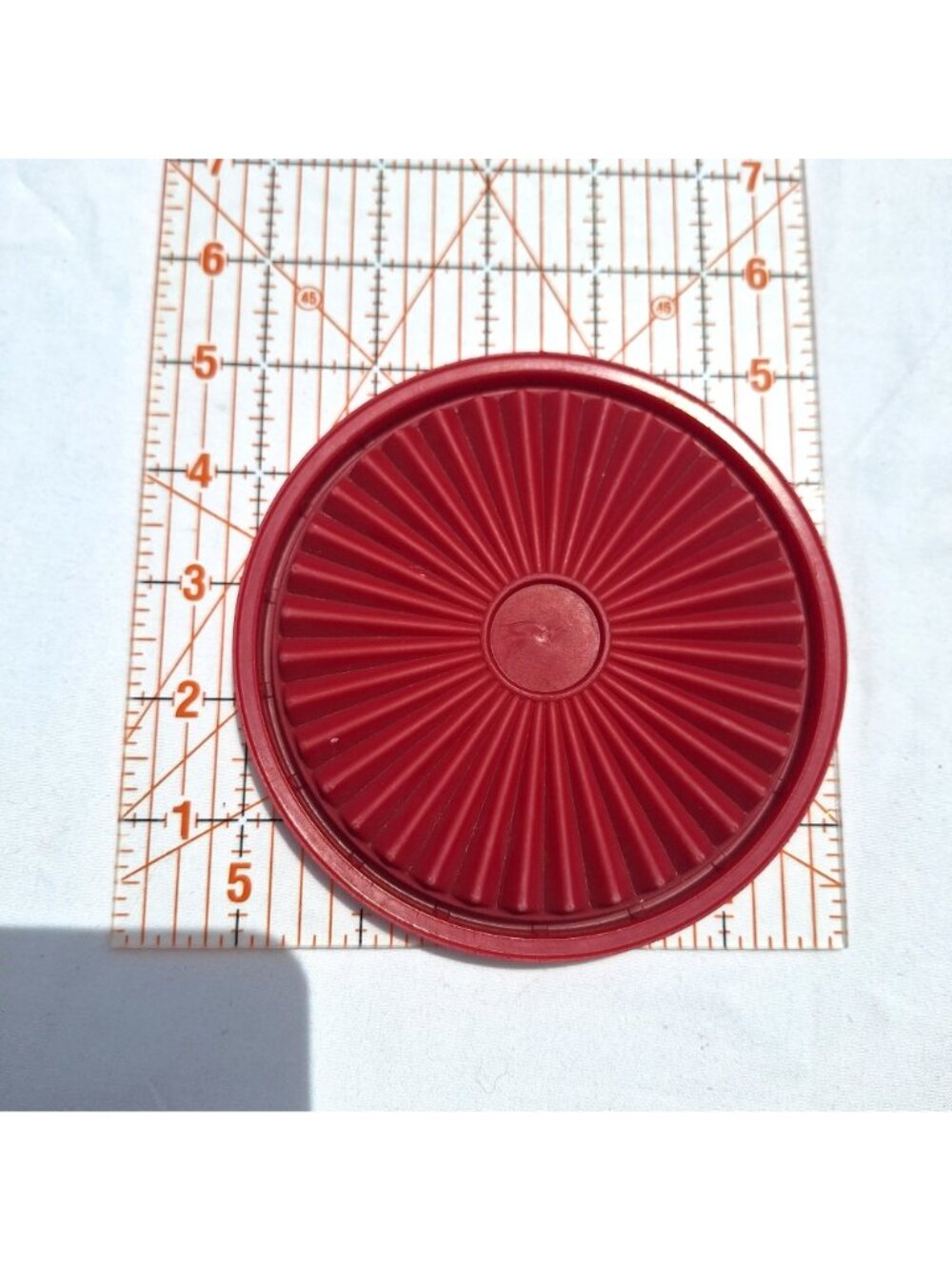 Tupperware Servaliar 812 Dark Red 5 Inch Replacement Seal Round Lid - Picture 5 of 6